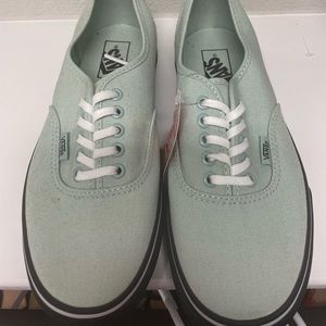 NWT vans low top sneakers
